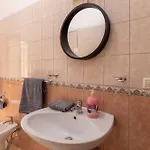 Center تيرانا
