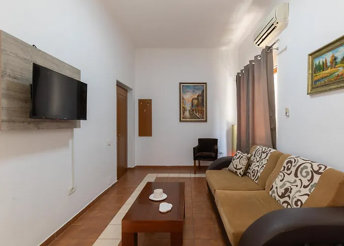 Center * Tirana
